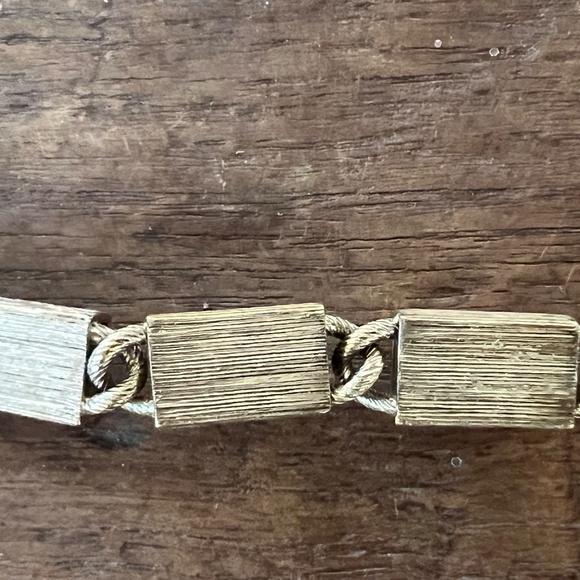 Chanel Bracelet- From 2007 Spring Collection- Faux Pearls and Gemstones - Picture 4 of 16